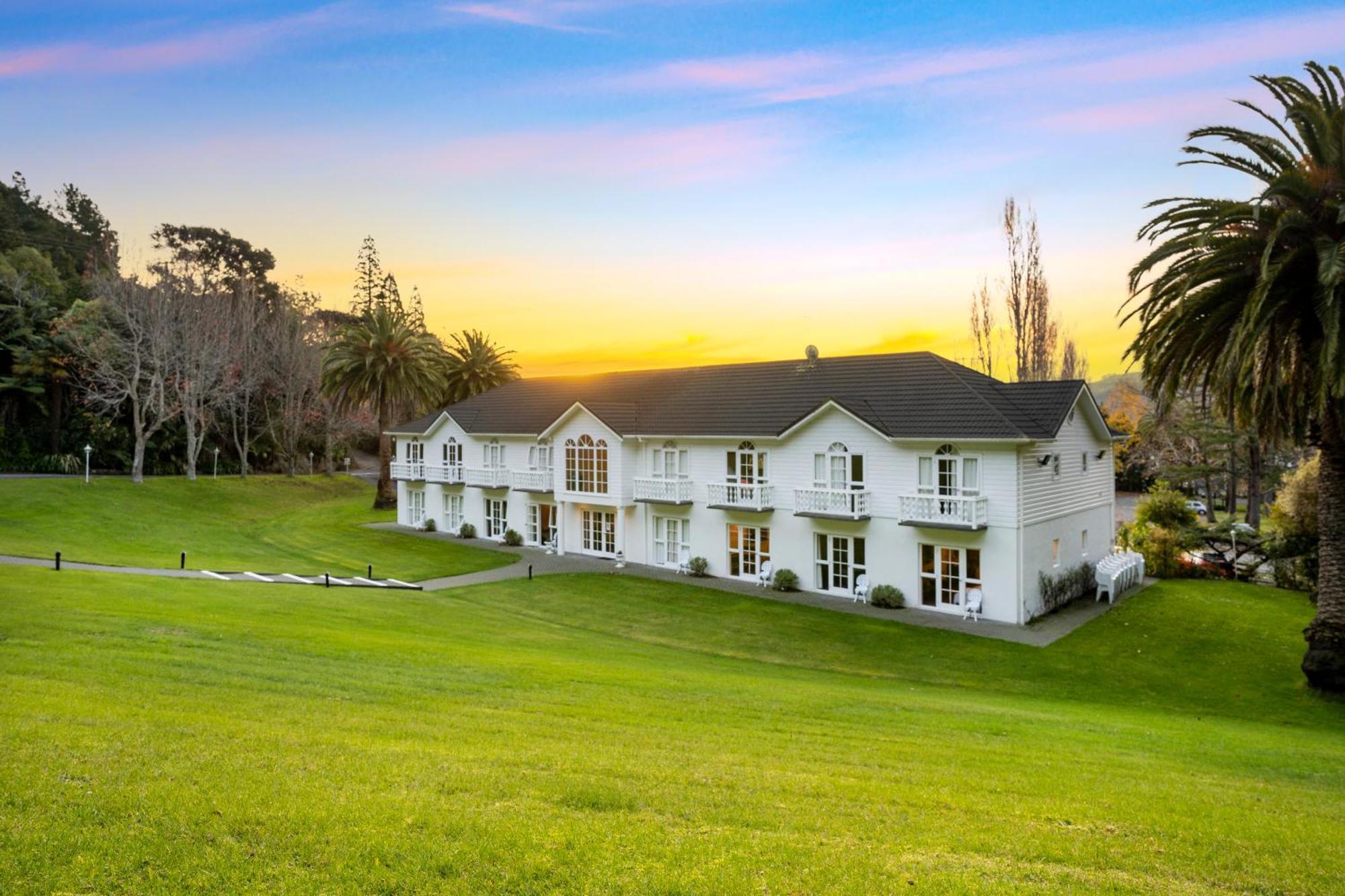 Wallaceville Motor Lodge Upper Hutt Exterior photo