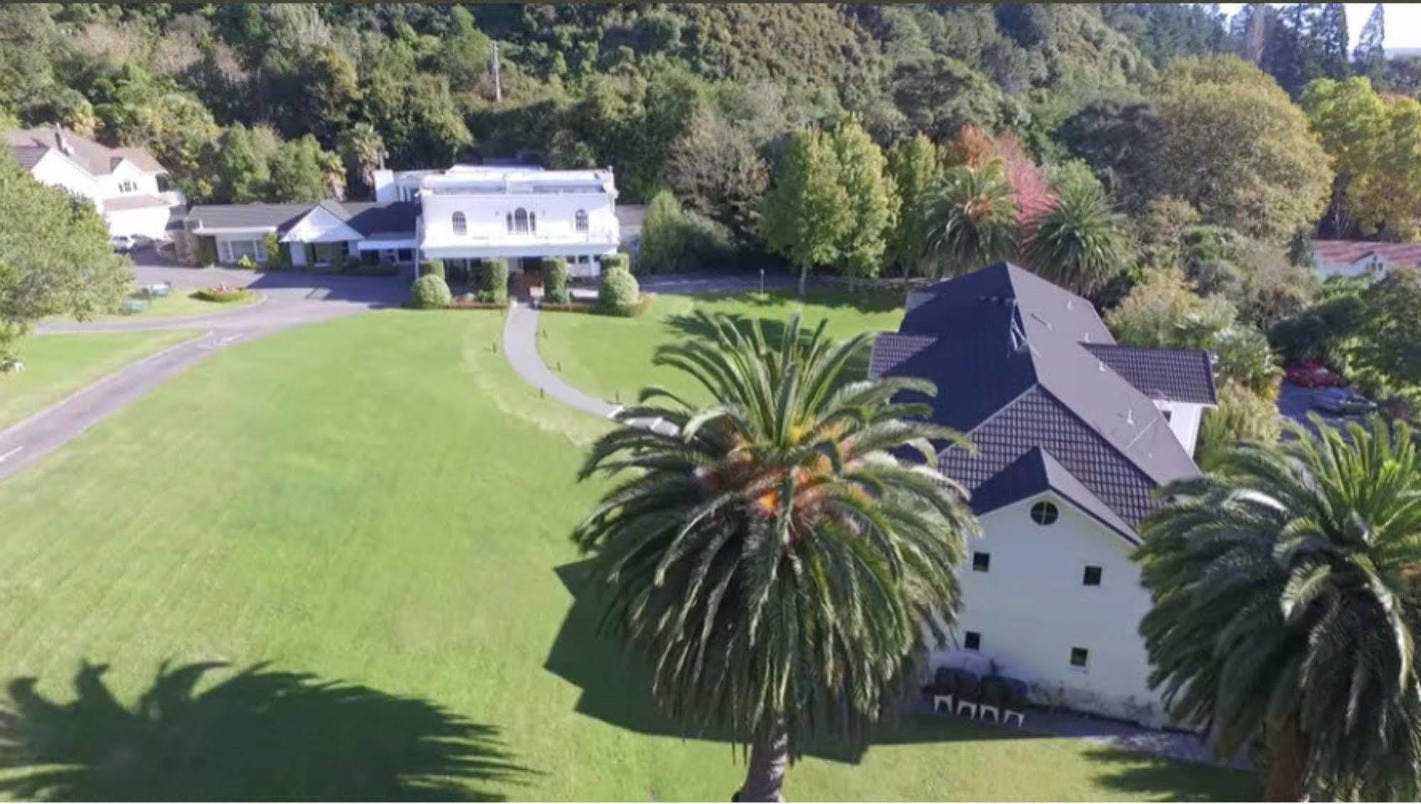 Wallaceville Motor Lodge Upper Hutt Exterior photo